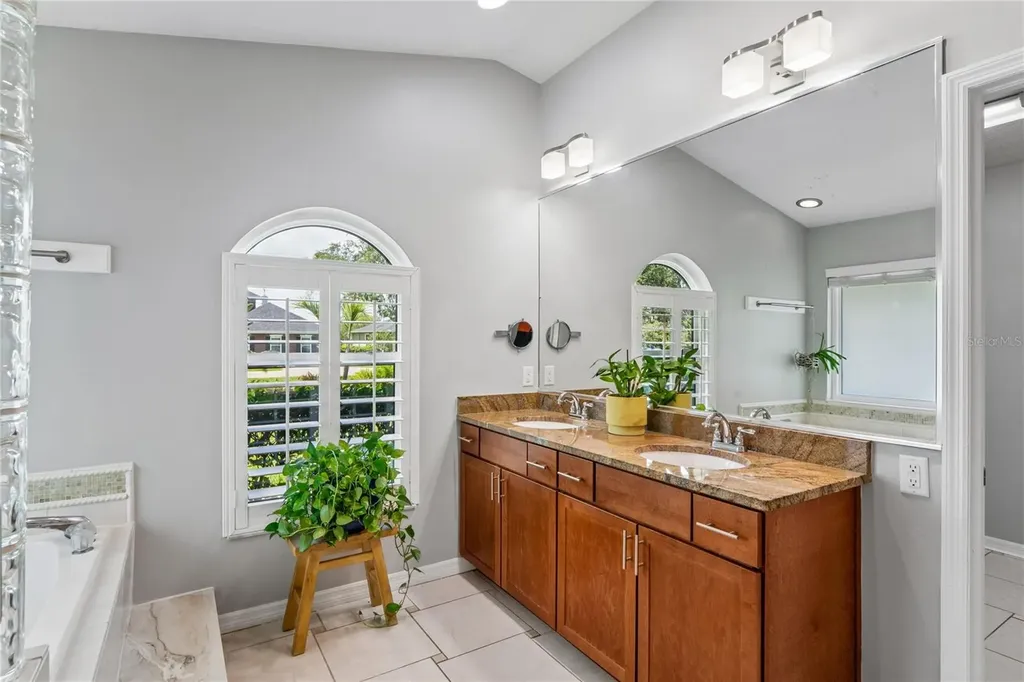 1087 Riverside Ridge Tarpon Springs FL 34688