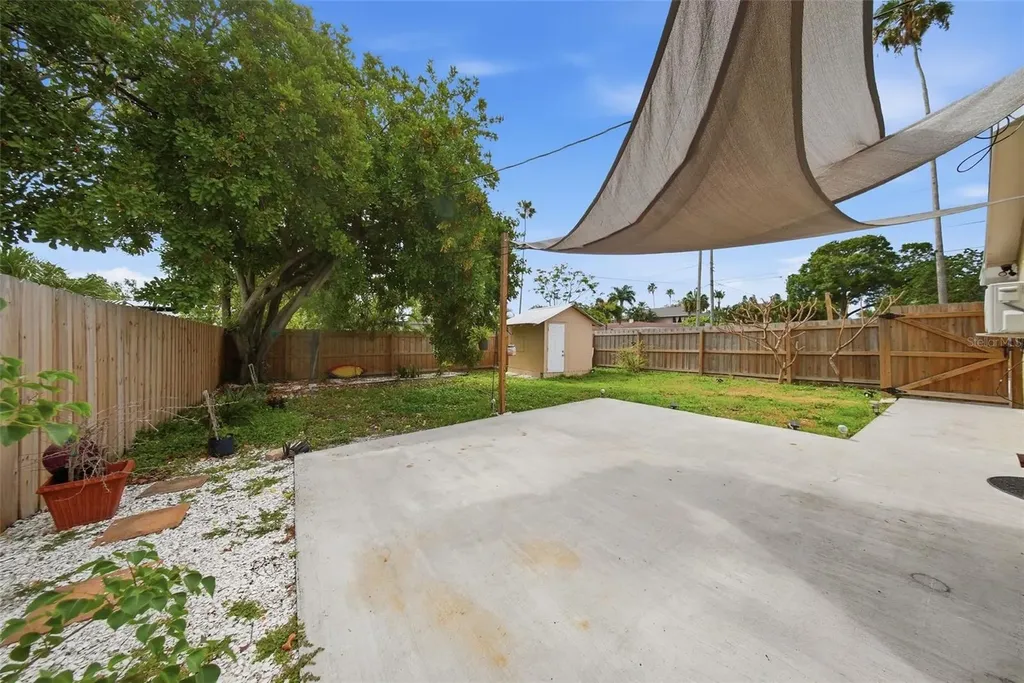 1565 Connecticut Avenue NE St Petersburg FL 33703
