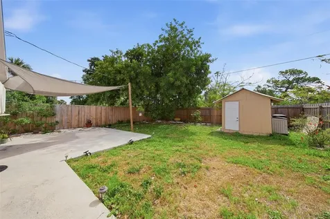1565 Connecticut Avenue NE St Petersburg FL 33703