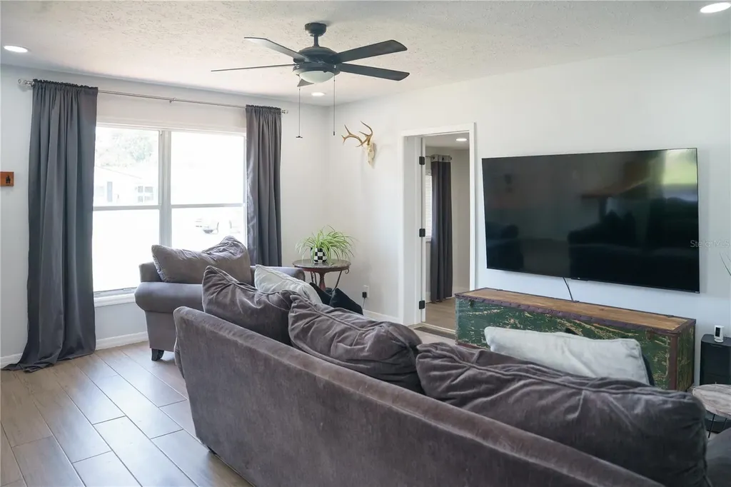 6552 S West Shore Circle Tampa FL 33616