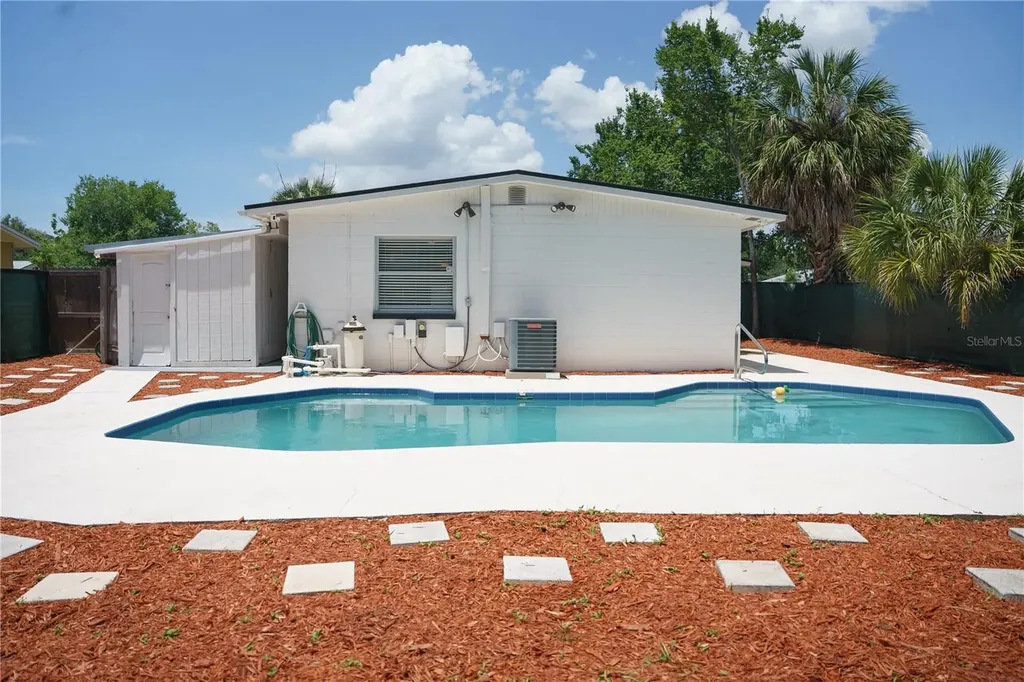 6552 S West Shore Circle Tampa FL 33616