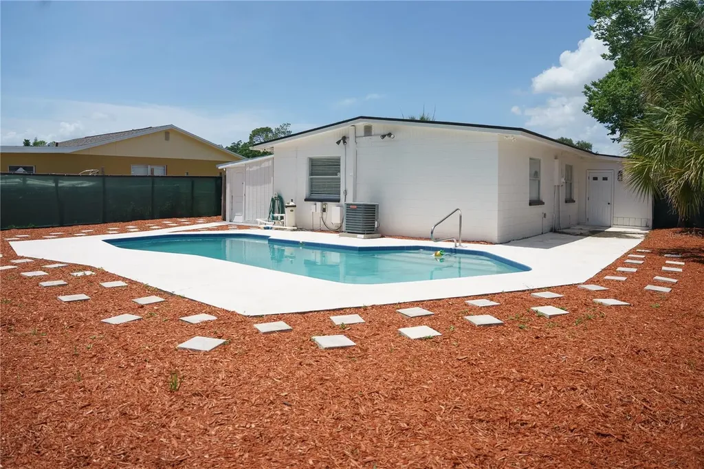 6552 S West Shore Circle Tampa FL 33616