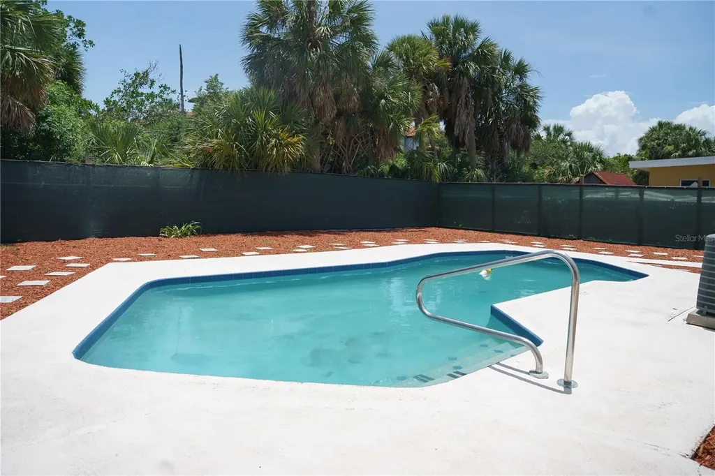 6552 S West Shore Circle Tampa FL 33616