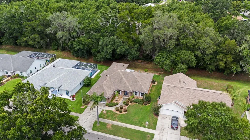 6634 Northlake Drive Zephyrhills FL 33542