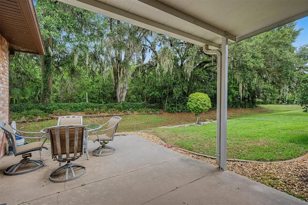 6634 Northlake Drive Zephyrhills FL 33542