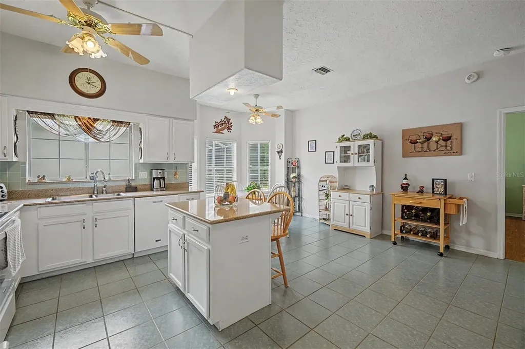 6634 Northlake Drive Zephyrhills FL 33542