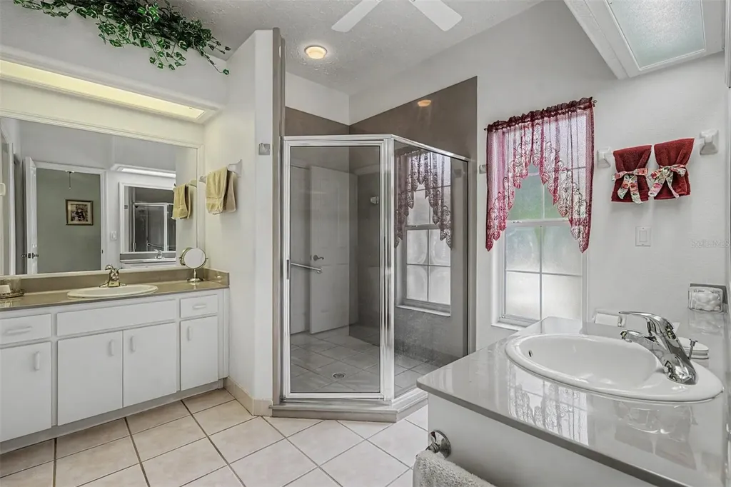 6634 Northlake Drive Zephyrhills FL 33542