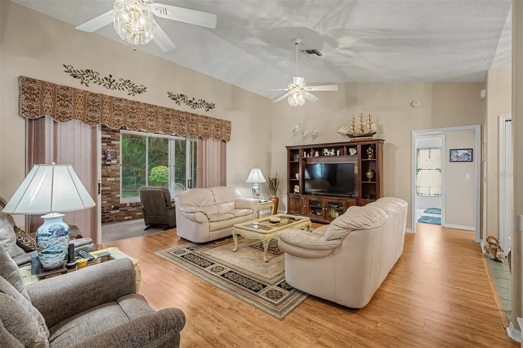 6634 Northlake Drive Zephyrhills FL 33542