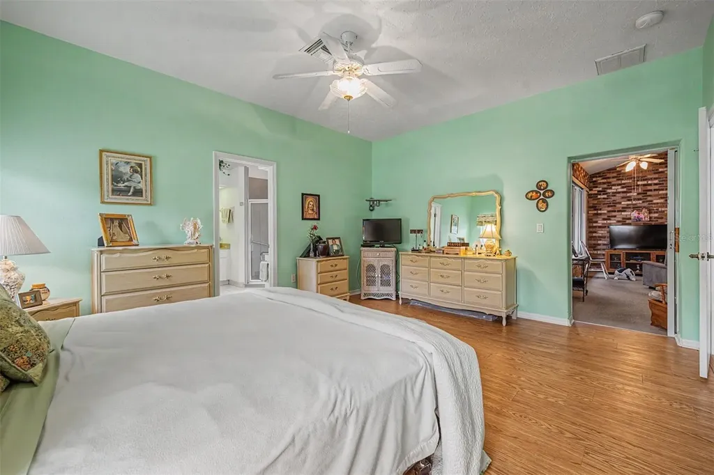 6634 Northlake Drive Zephyrhills FL 33542