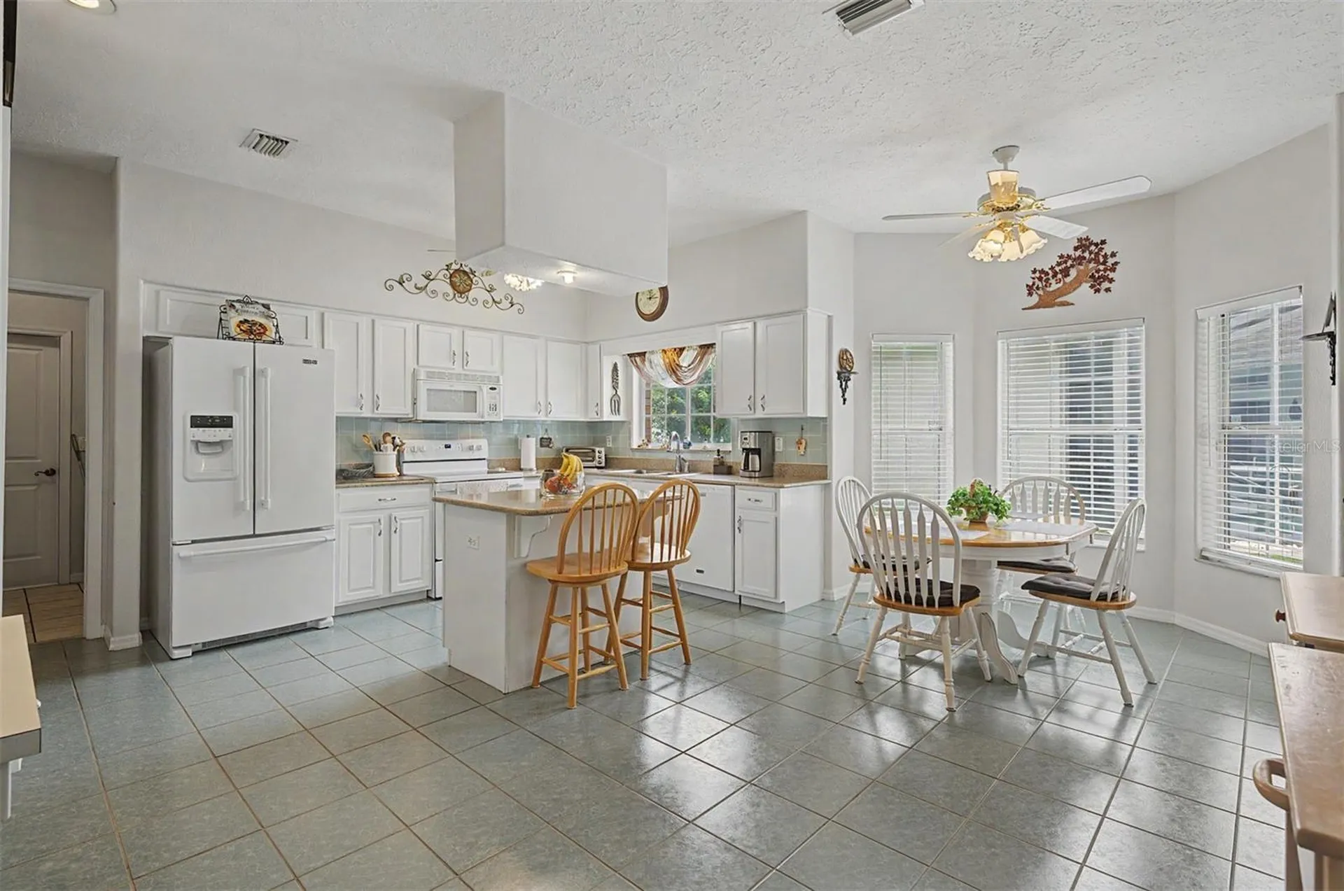 6634 Northlake Drive Zephyrhills FL 33542