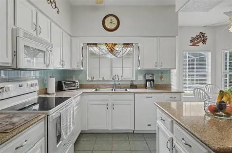 6634 Northlake Drive Zephyrhills FL 33542