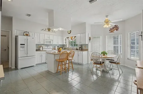 6634 Northlake Drive Zephyrhills FL 33542