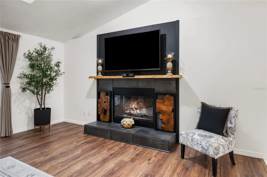 2900 Betty Drive Deland FL 32720