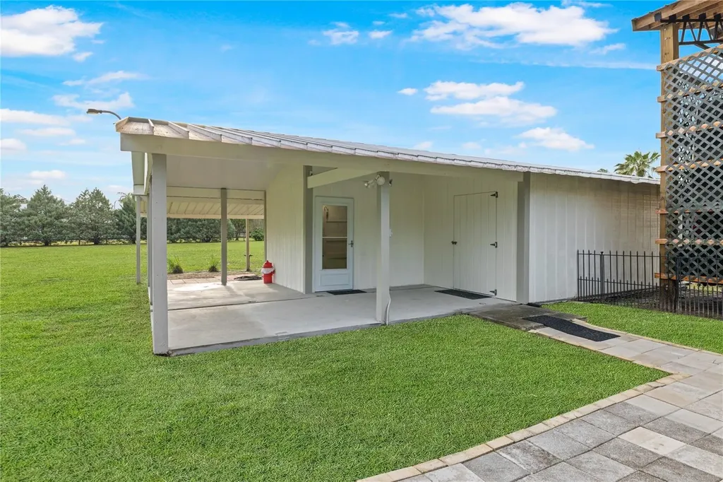 2900 Betty Drive Deland FL 32720