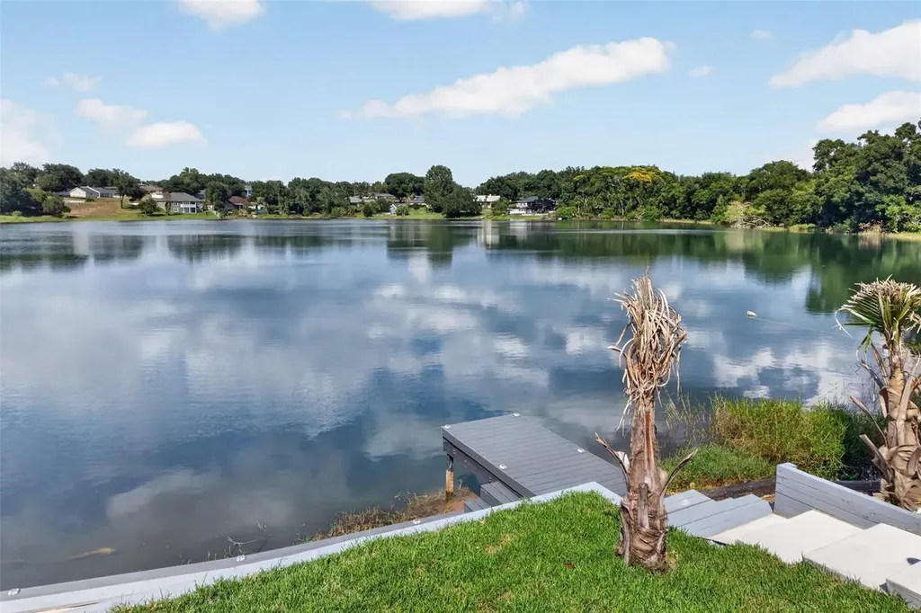 3059 S Lakeshore Court Eustis FL 32726