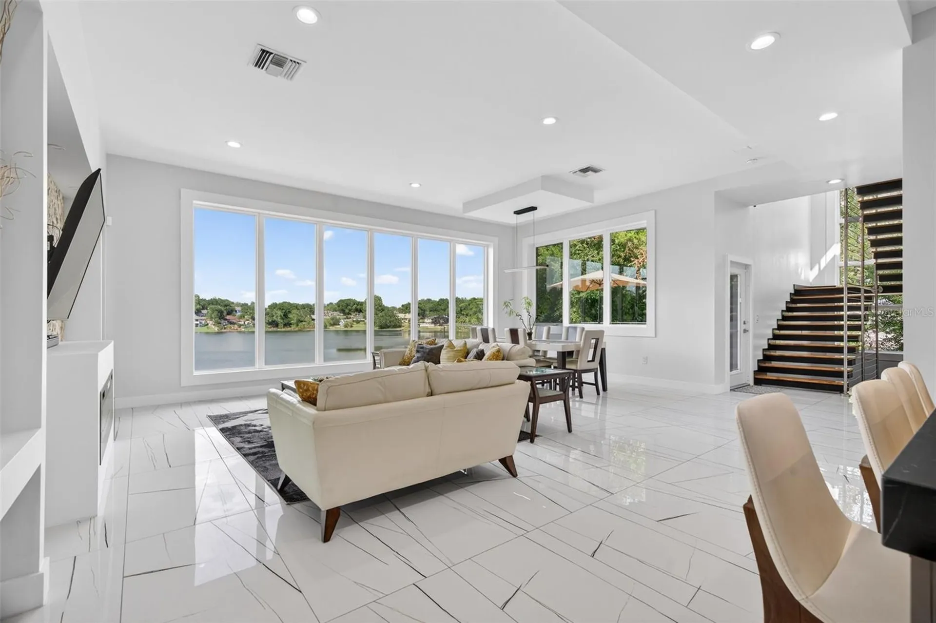 3059 S Lakeshore Court Eustis FL 32726