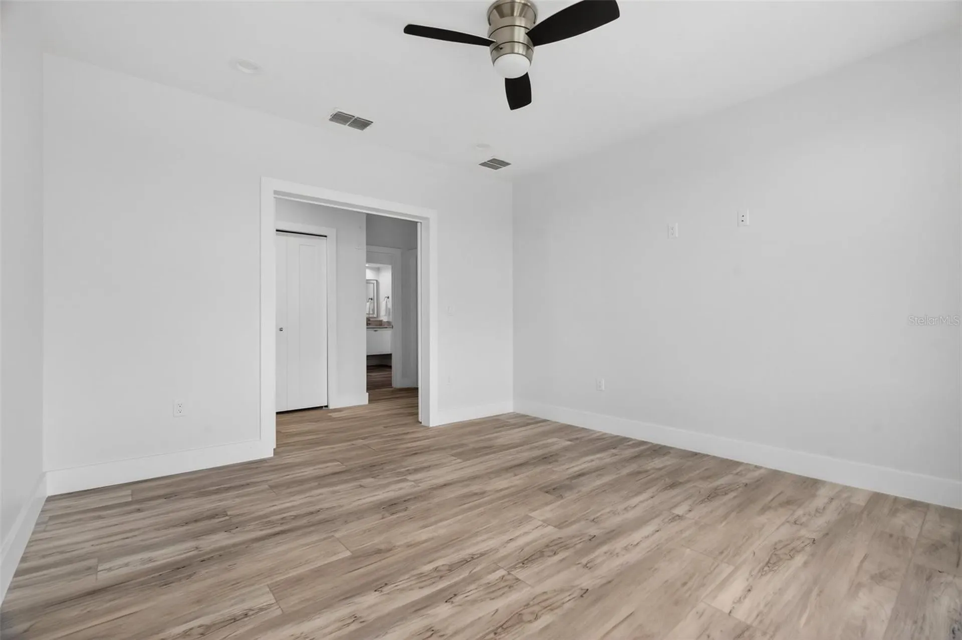 3059 S Lakeshore Court Eustis FL 32726