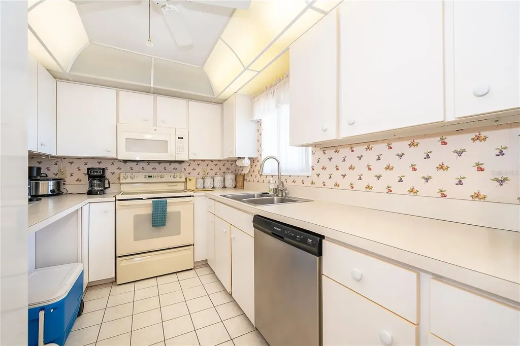 100 Silver Beach Avenue Daytona Beach FL 32118
