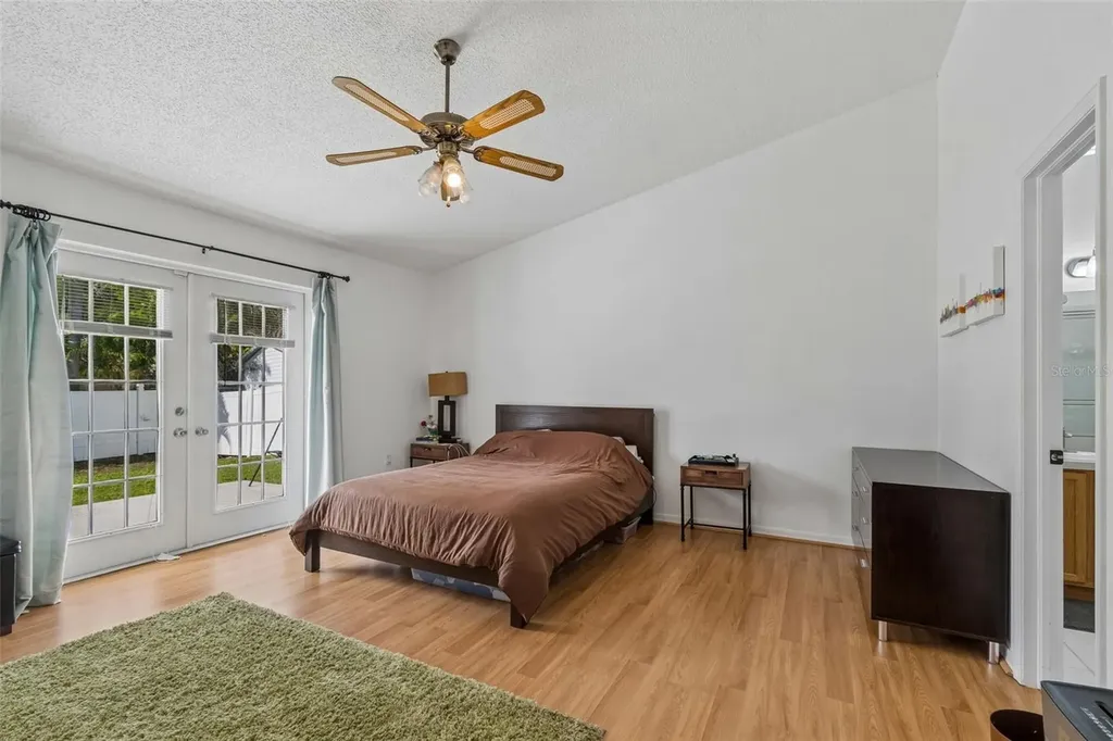 1898 76th Place N St Petersburg FL 33702