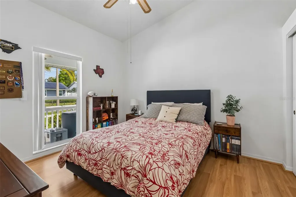1898 76th Place N St Petersburg FL 33702