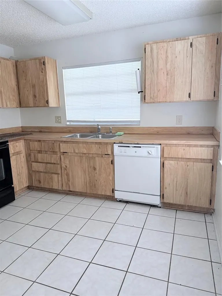 1636 Baker Road Lutz FL 33559