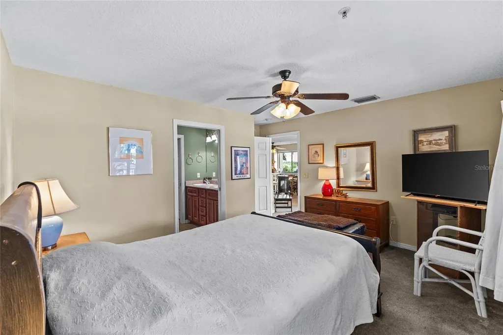 99 Broad River Place Welaka FL 32193