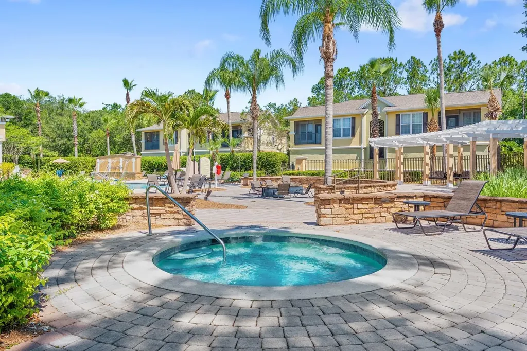 10211 Courtney Palms Tampa FL 33619