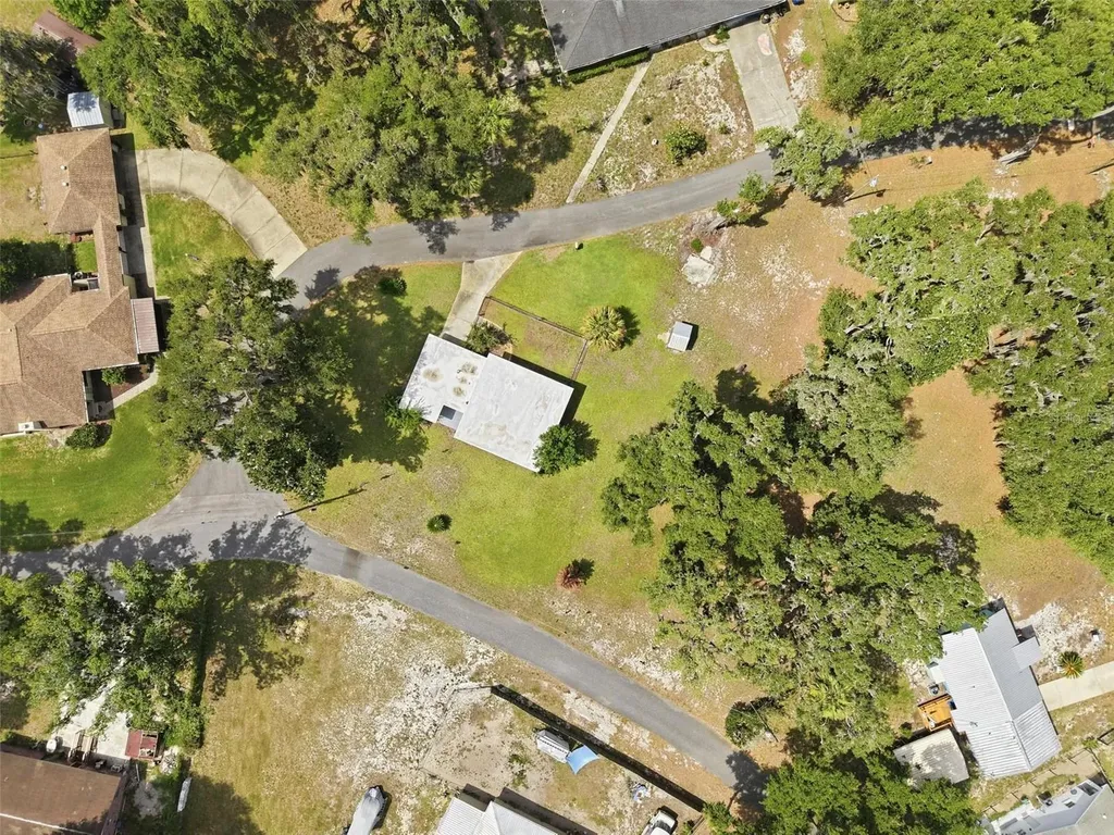 951 Cr 453 Lake Panasoffkee FL 33538