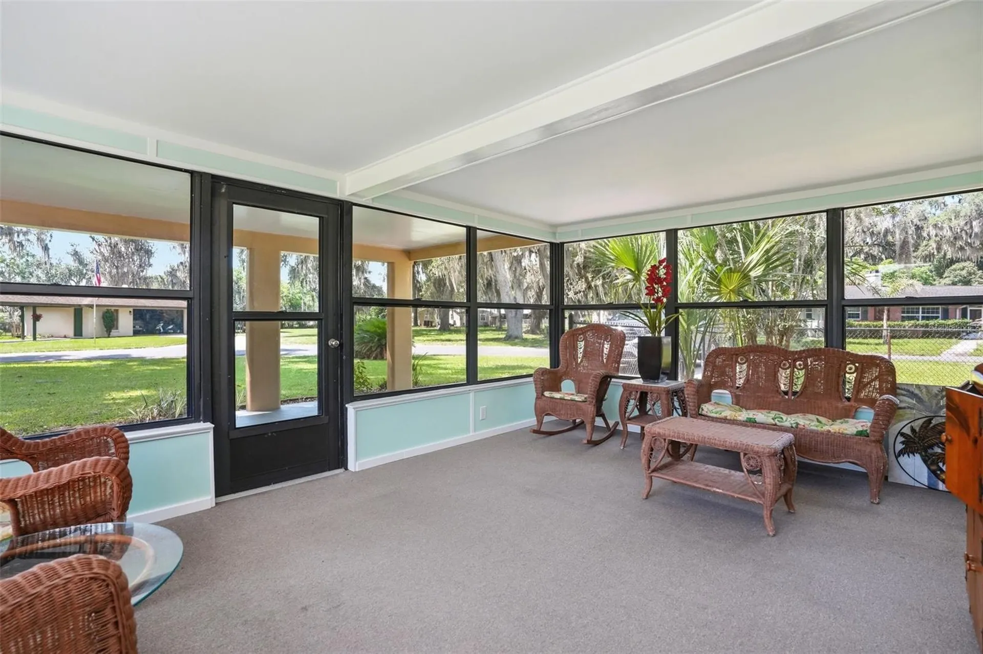 951 Cr 453 Lake Panasoffkee FL 33538