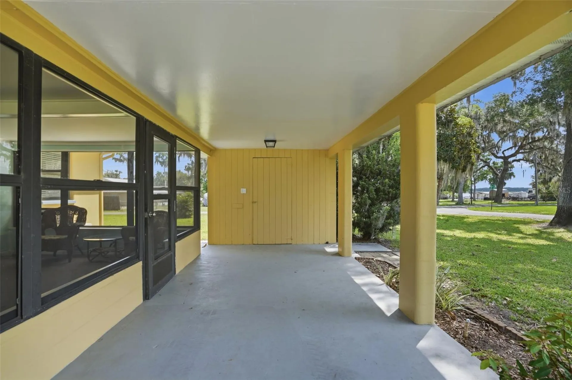 951 Cr 453 Lake Panasoffkee FL 33538