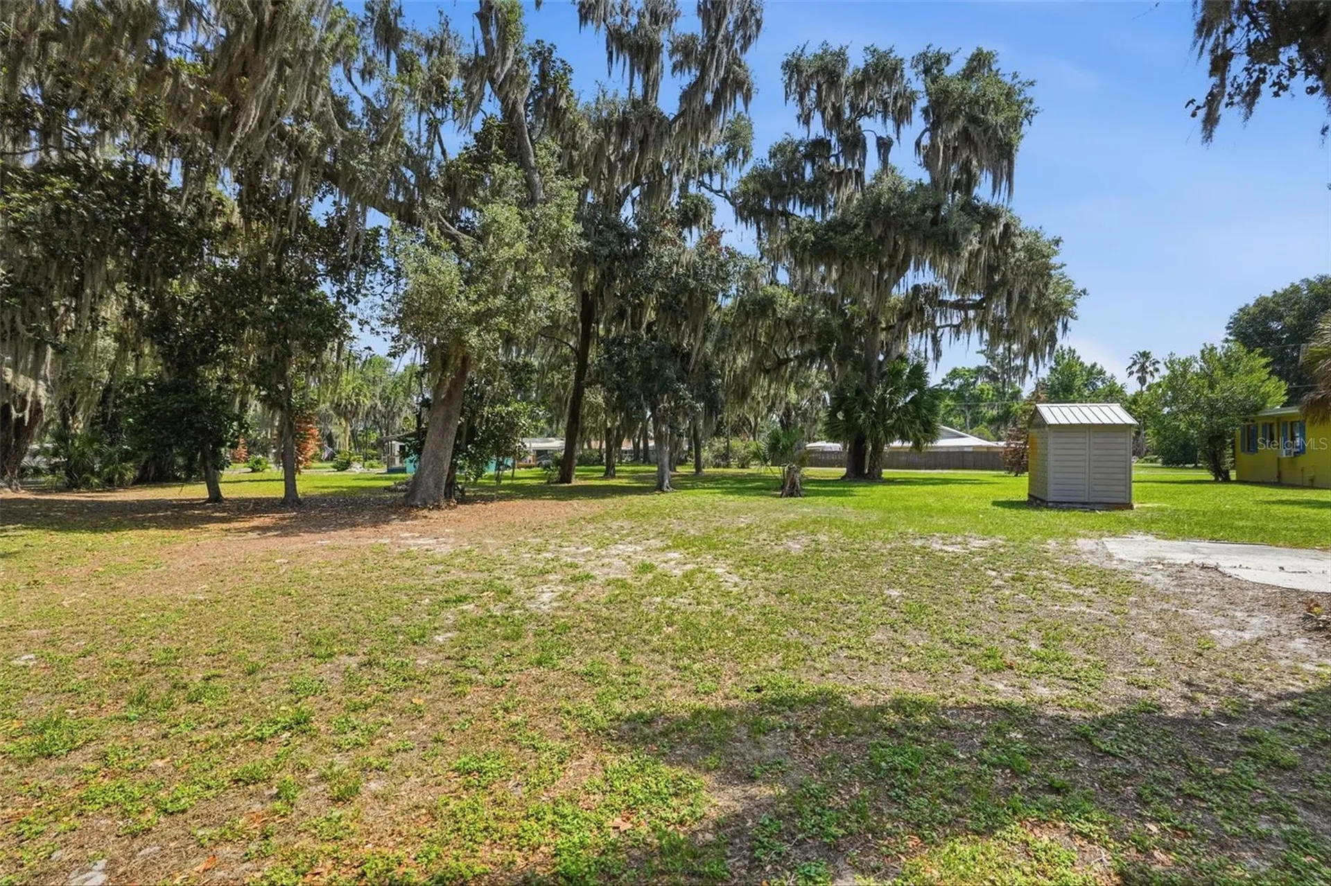 951 Cr 453 Lake Panasoffkee FL 33538