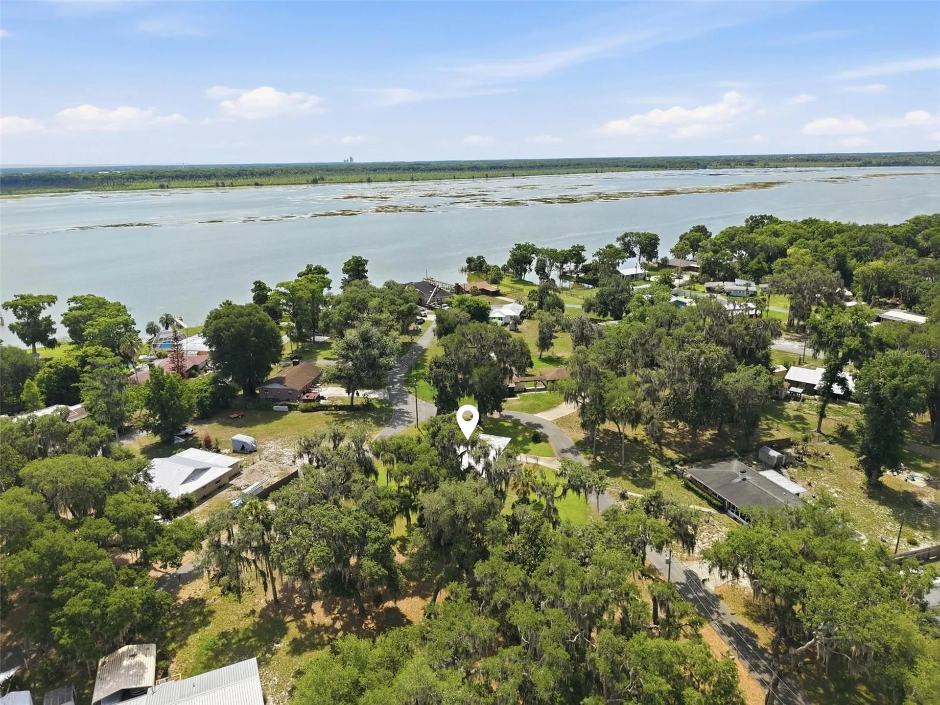 951 Cr 453 Lake Panasoffkee FL 33538