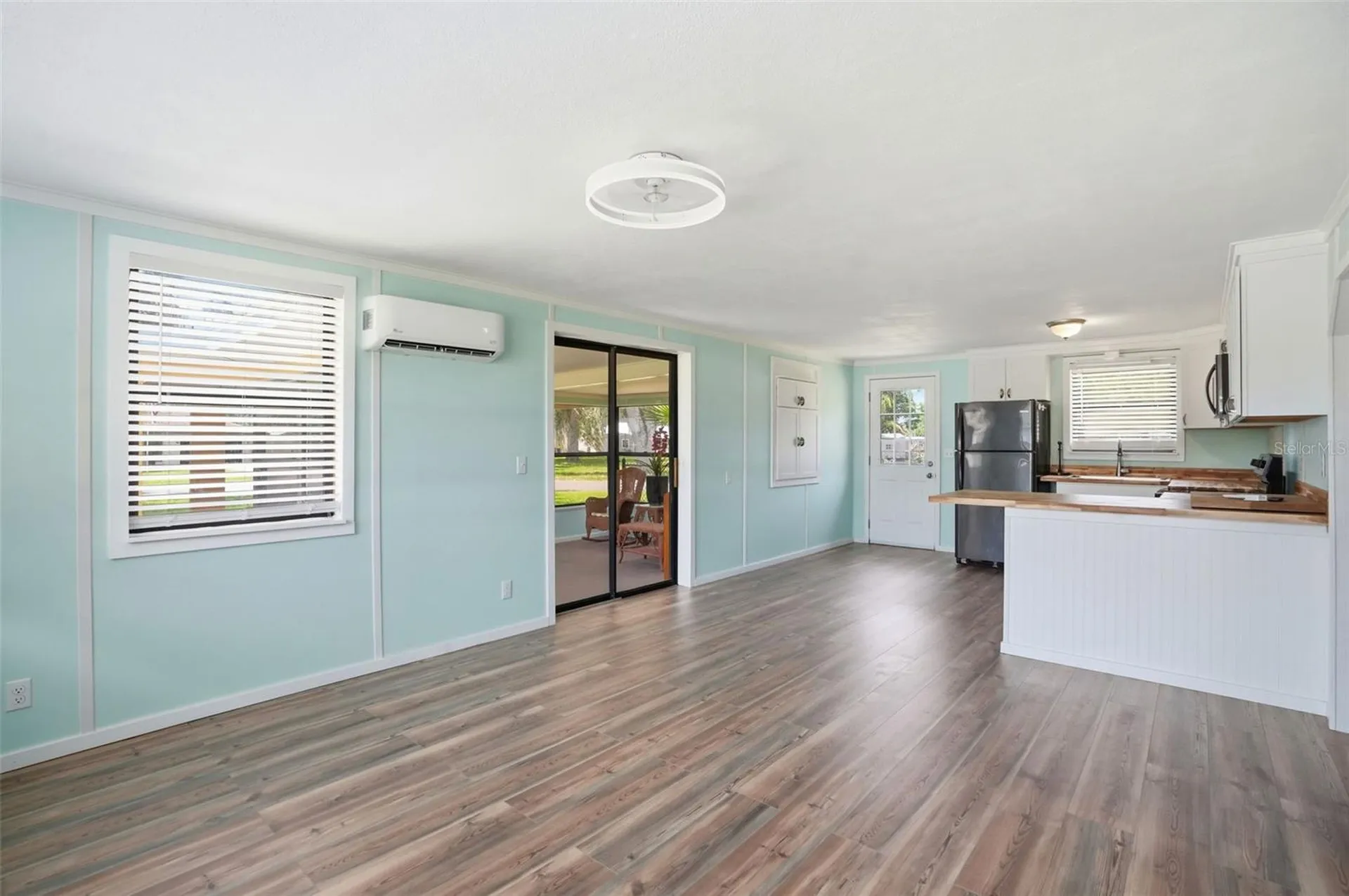 951 Cr 453 Lake Panasoffkee FL 33538