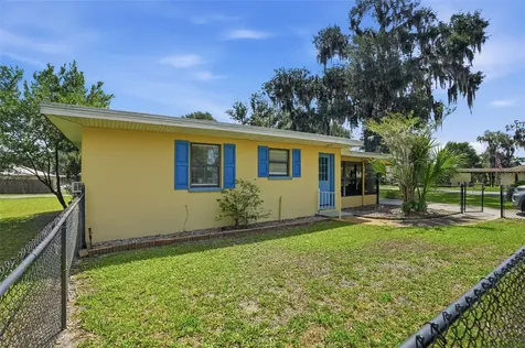 951 Cr 453 Lake Panasoffkee FL 33538