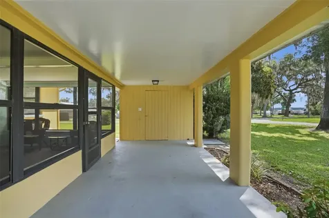 951 Cr 453 Lake Panasoffkee FL 33538