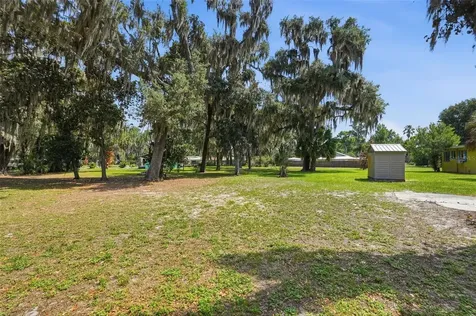 951 Cr 453 Lake Panasoffkee FL 33538