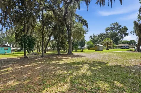 951 Cr 453 Lake Panasoffkee FL 33538