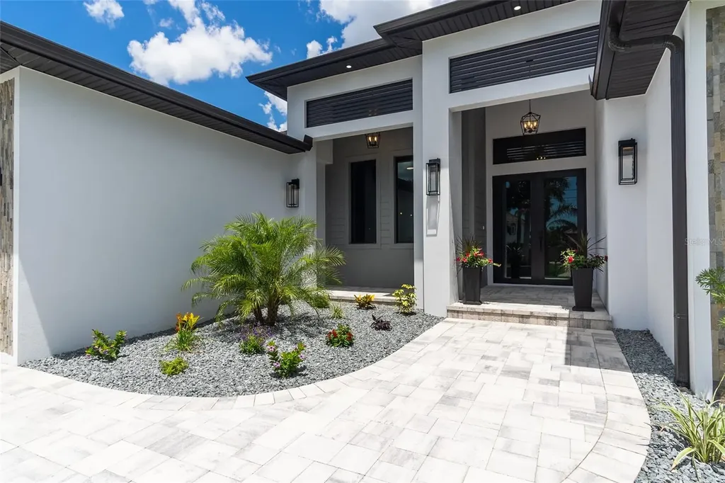 2513 SW 25th Avenue Cape Coral FL 33914