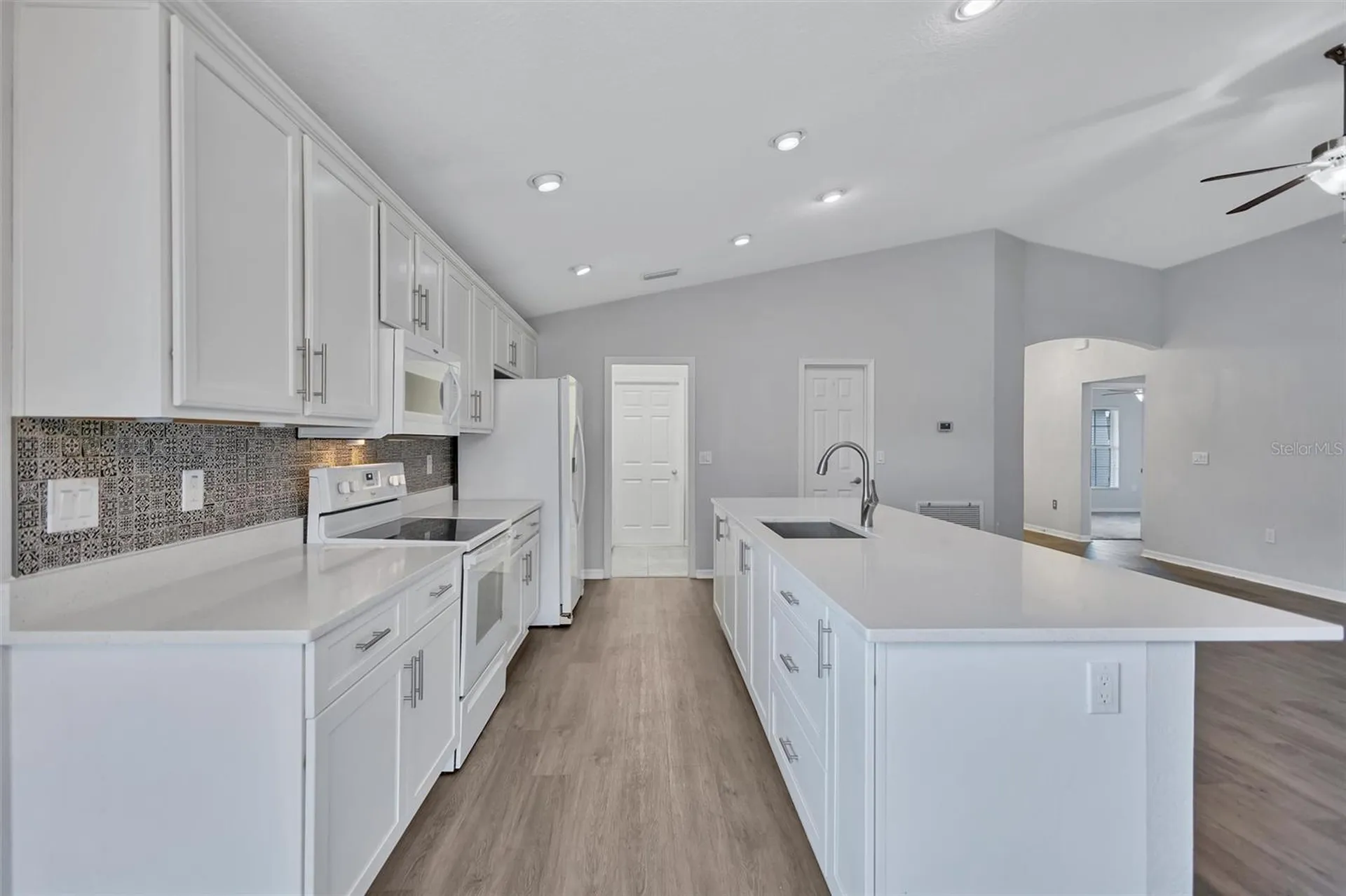 7056 Gideon Circle Zephyrhills FL 33541