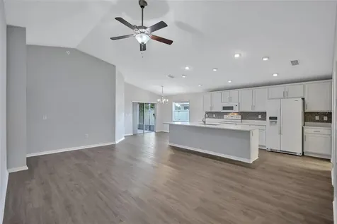 7056 Gideon Circle Zephyrhills FL 33541