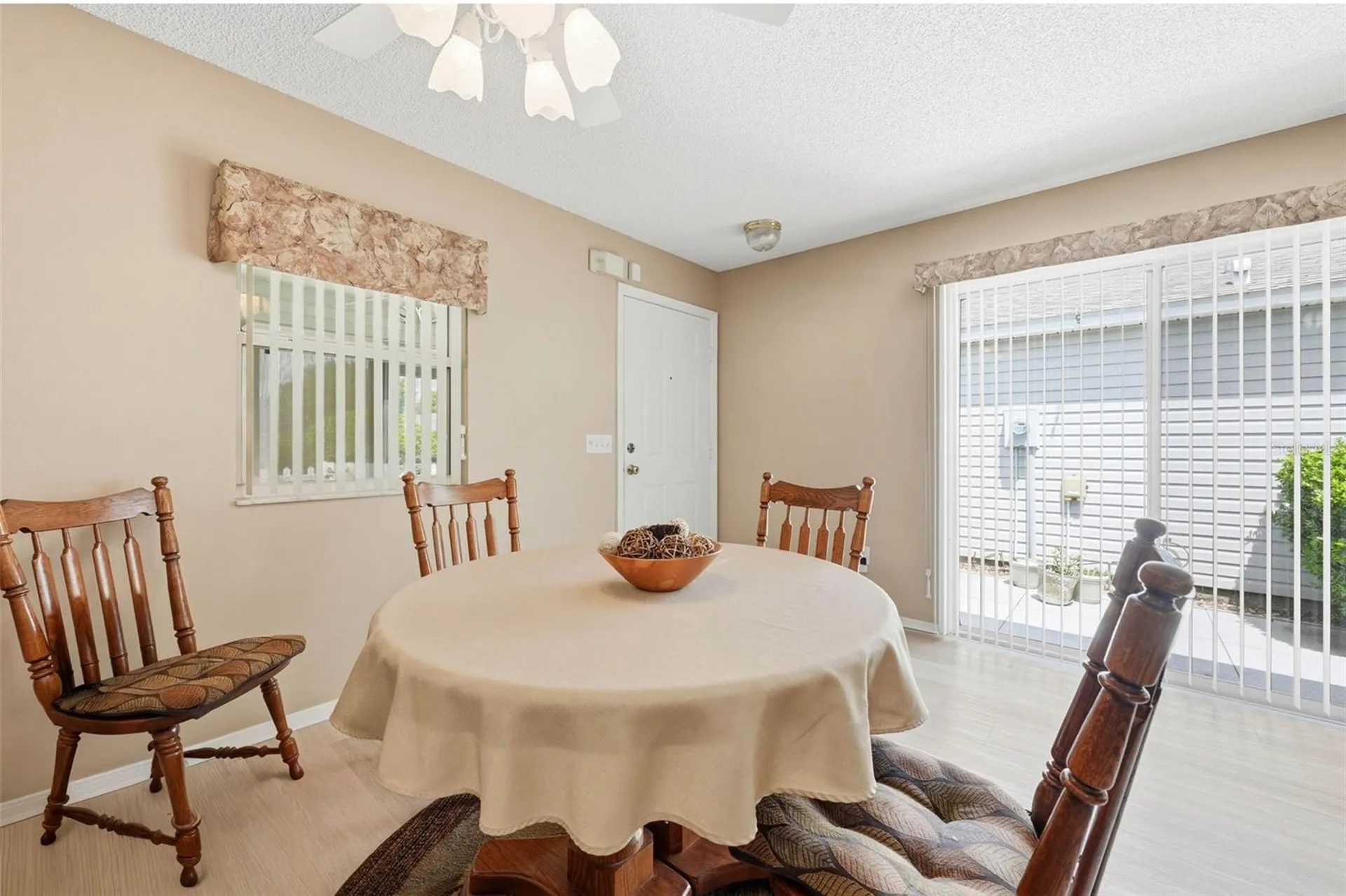 1607 Navidad Street The Villages FL 32162