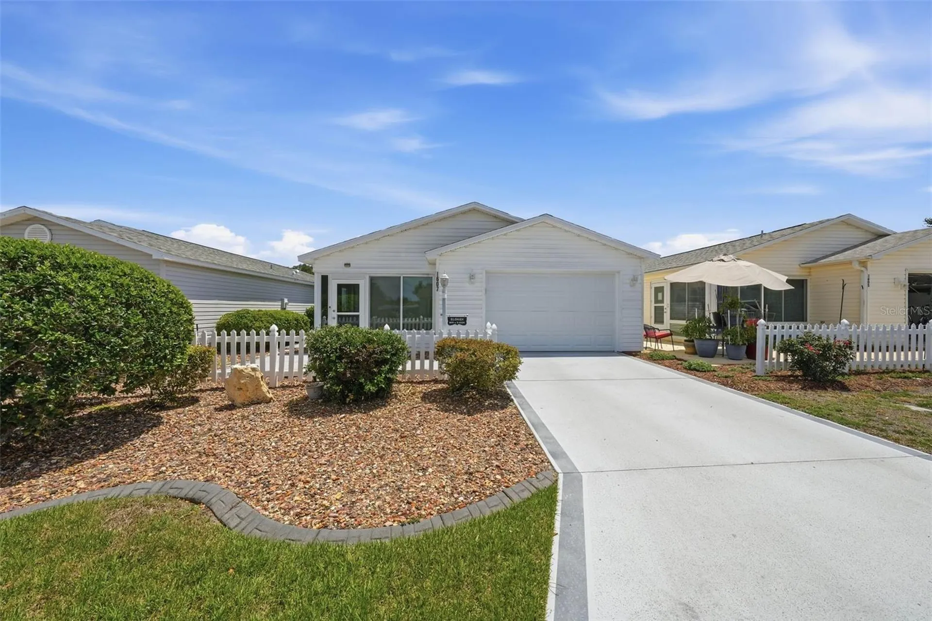 1607 Navidad Street The Villages FL 32162