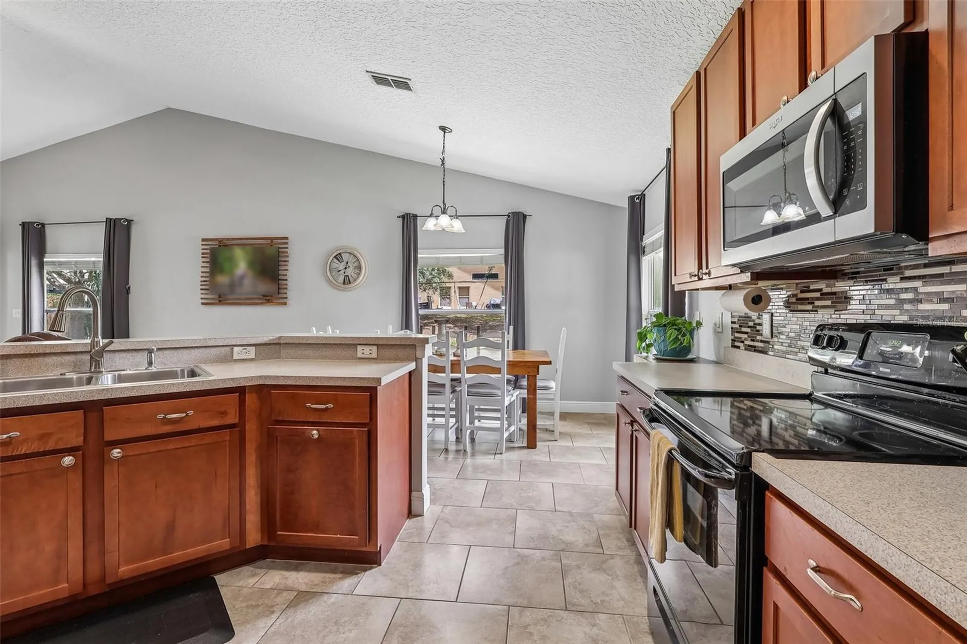 4181 Waltham Forest Drive Tavares FL 32778