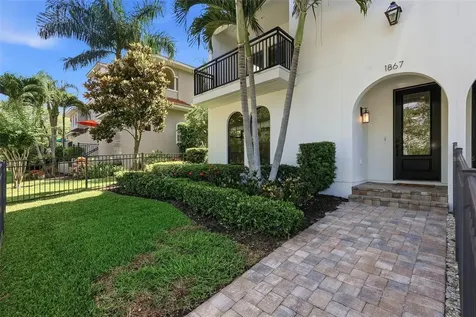 1867 5th Street N St Petersburg FL 33704