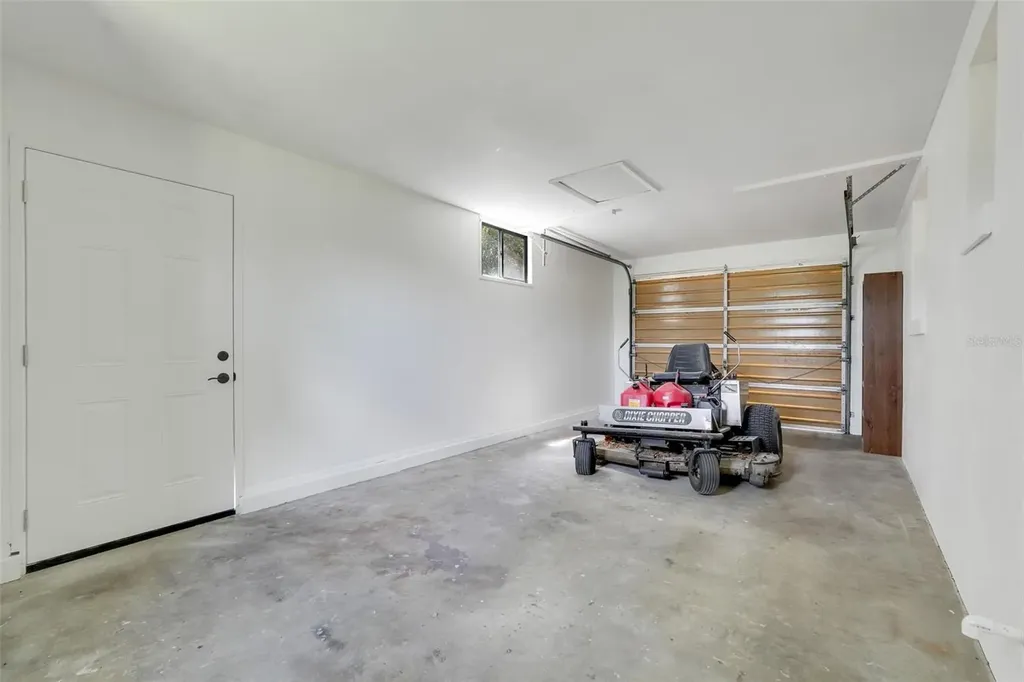 520 N Lacy Circle Deltona FL 32725