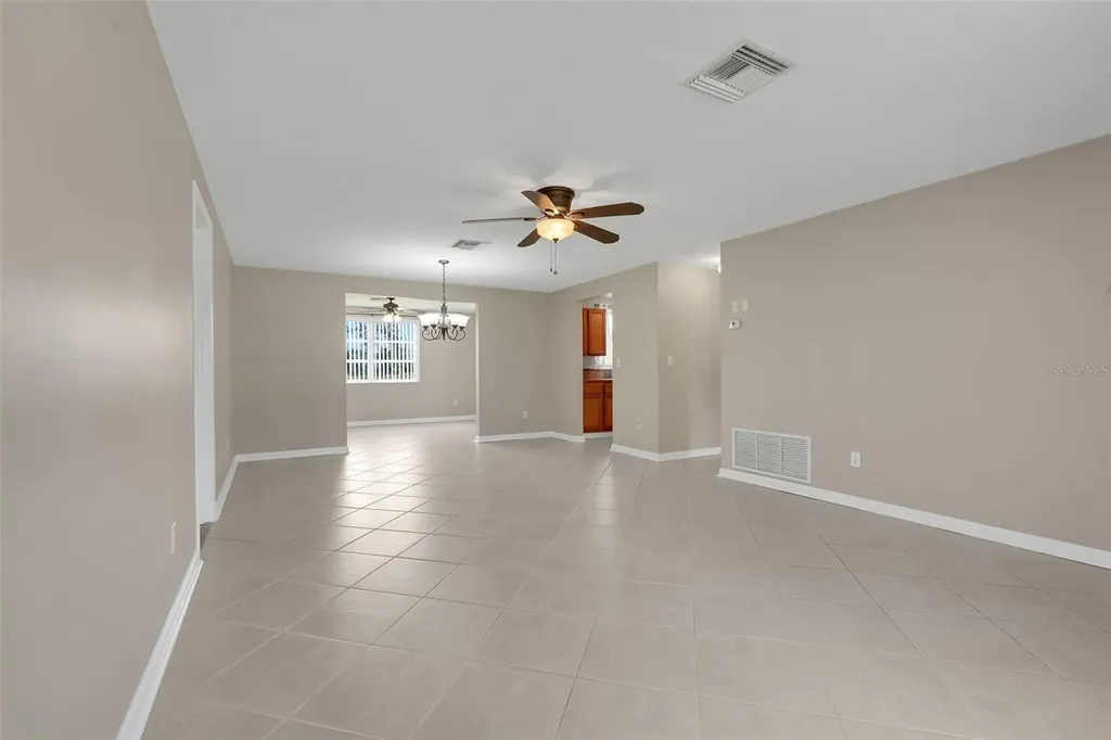 520 N Lacy Circle Deltona FL 32725