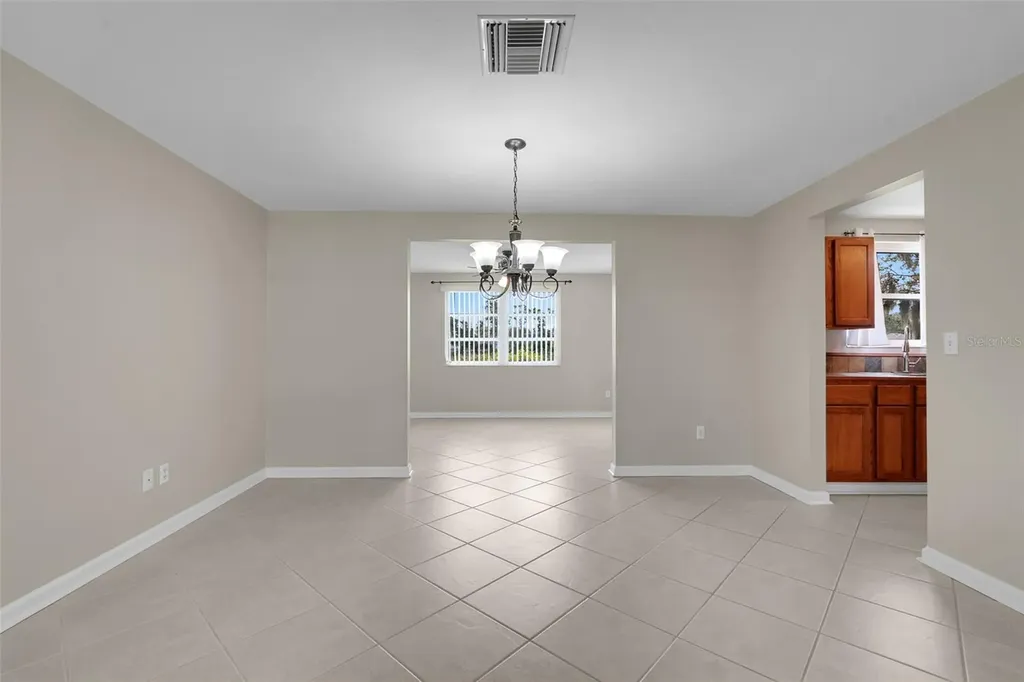 520 N Lacy Circle Deltona FL 32725