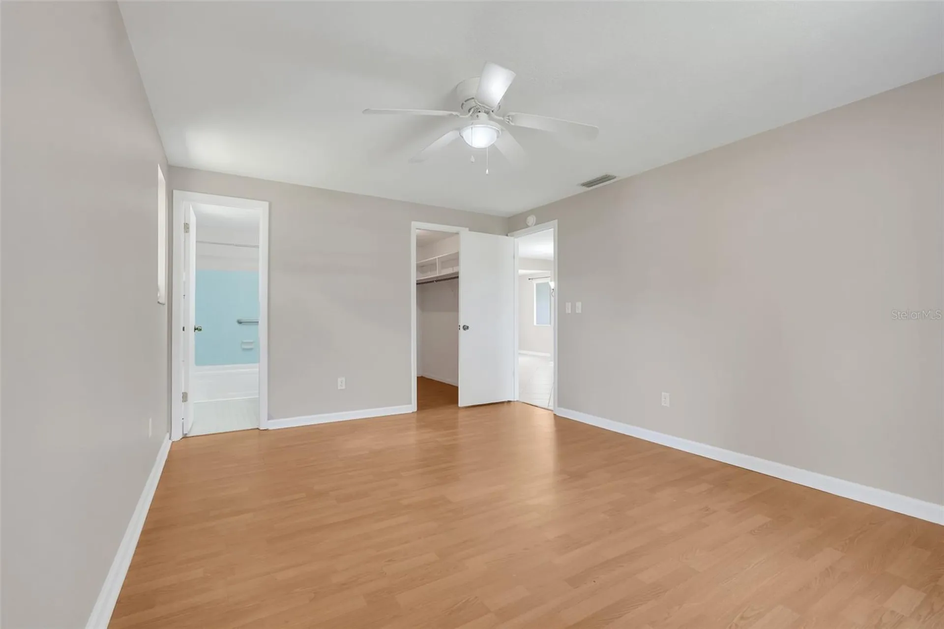 520 N Lacy Circle Deltona FL 32725