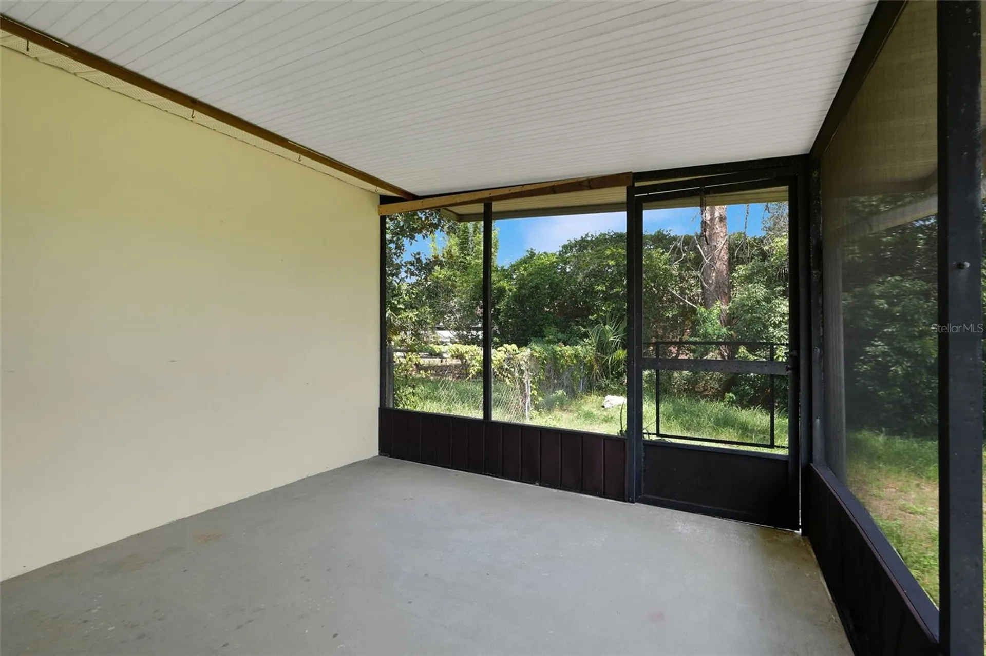 520 N Lacy Circle Deltona FL 32725