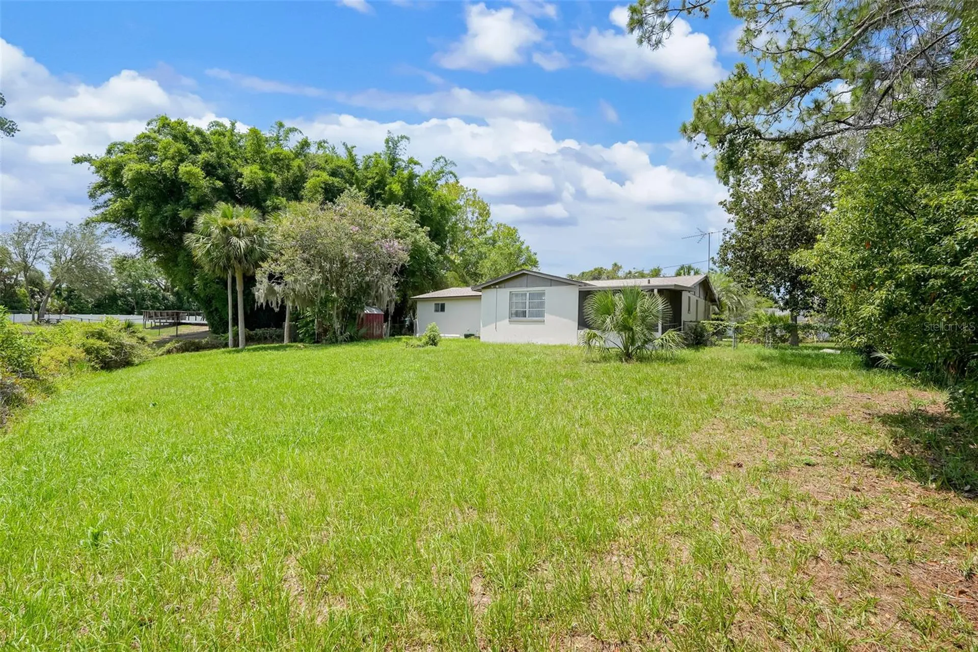 520 N Lacy Circle Deltona FL 32725
